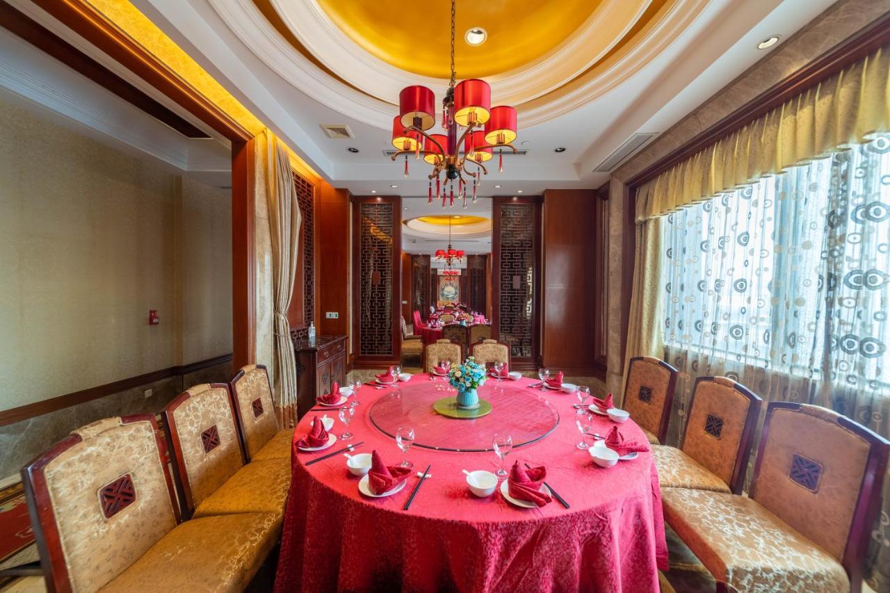 Ramada Yichang Hotel Exterior foto