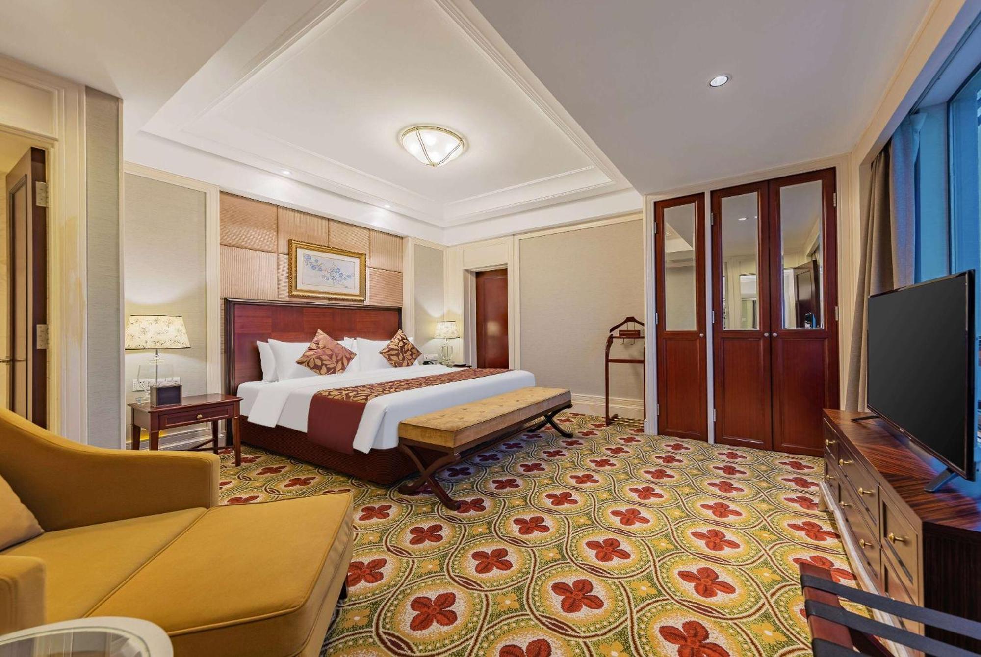 Ramada Yichang Hotel Exterior foto